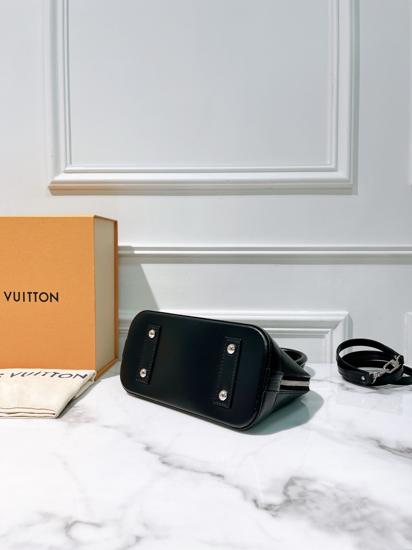 LV ALMA BB, Black/Silver