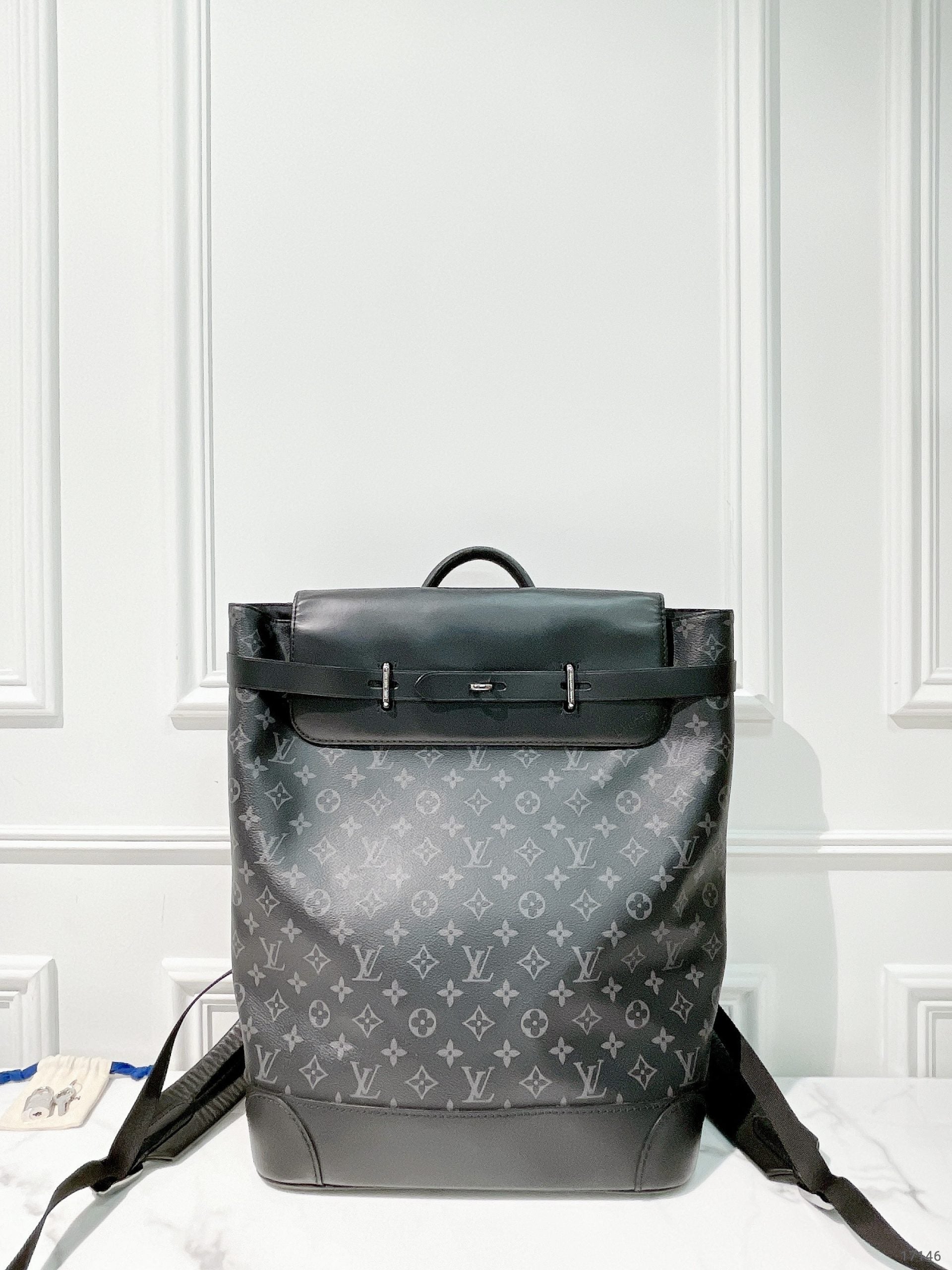 LV STEAMER BACKPACK