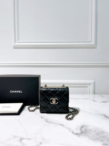 CHANEL TRENDY CC MINI WOC, Black/Gold