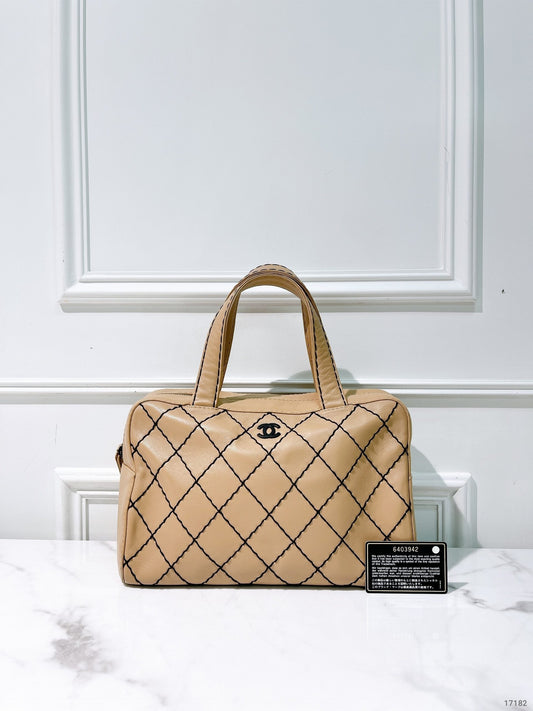 CHANEL VINTAGE HANDBAG, Beige