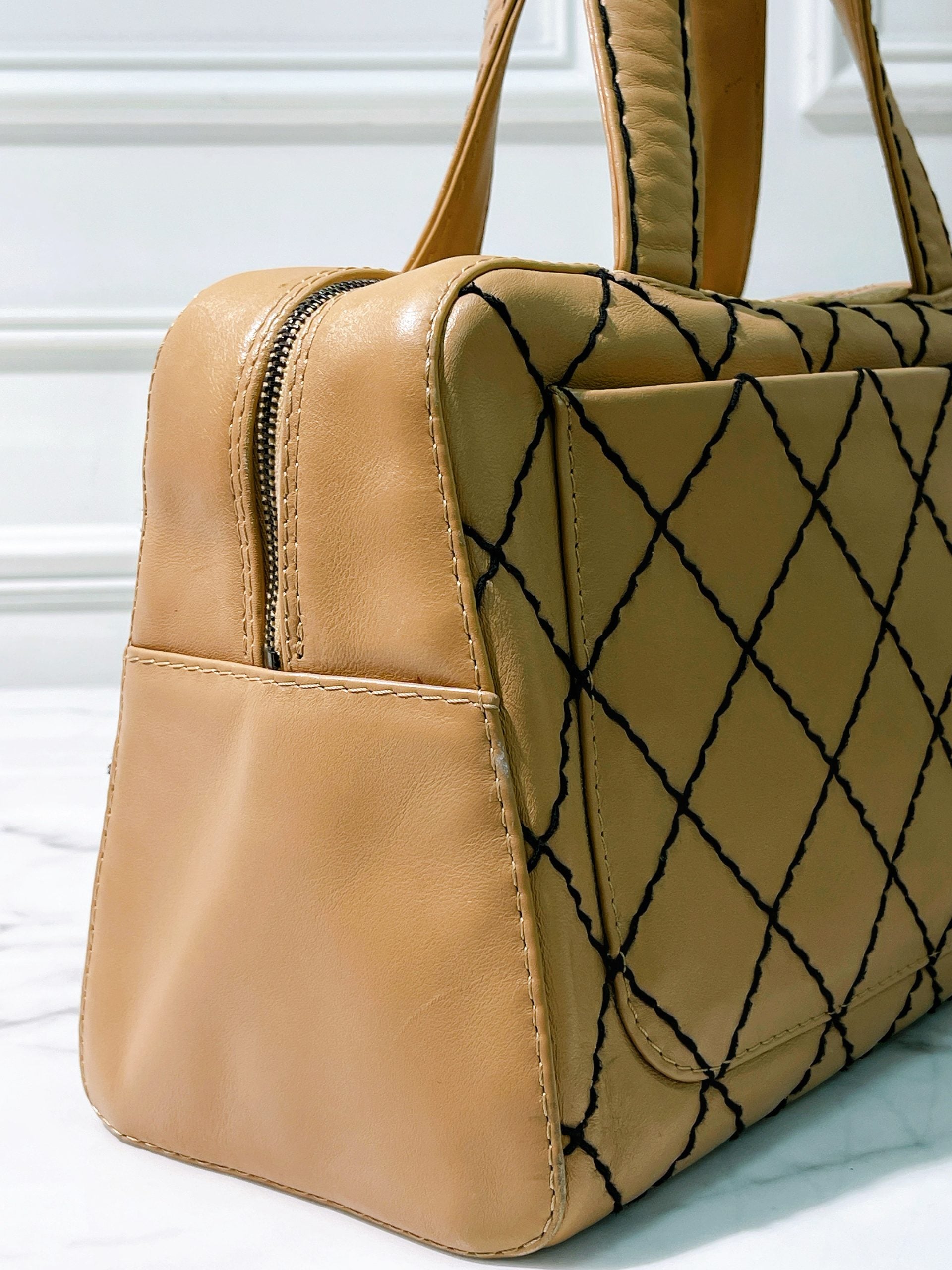 CHANEL VINTAGE HANDBAG, Beige