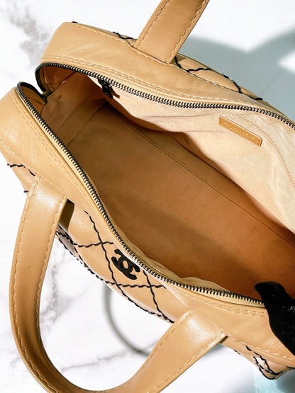 CHANEL VINTAGE HANDBAG, Beige
