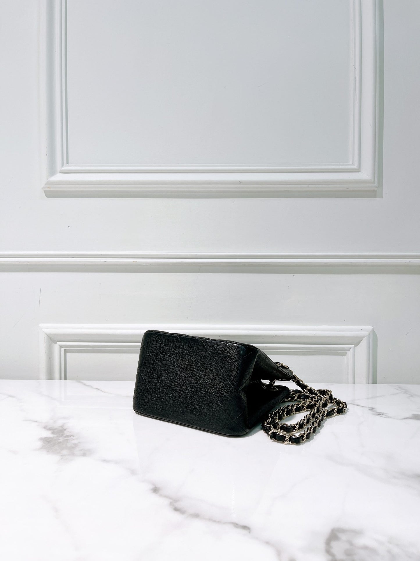 CHANEL 22S MINI TOTE, Black/Gold