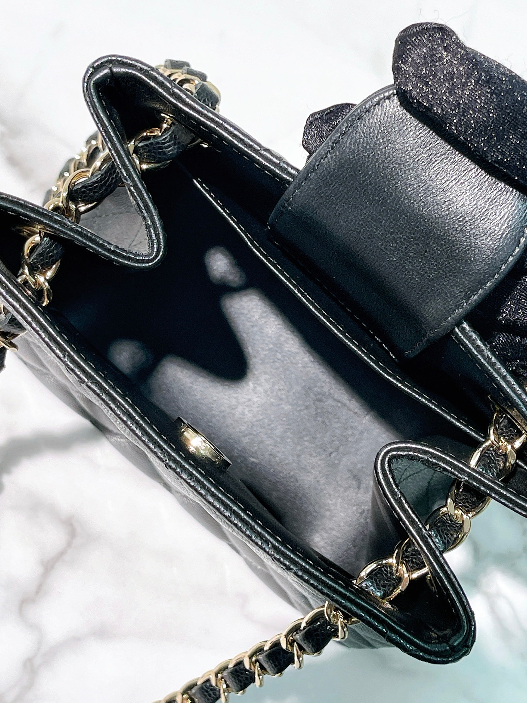 CHANEL 22S MINI TOTE, Black/Gold