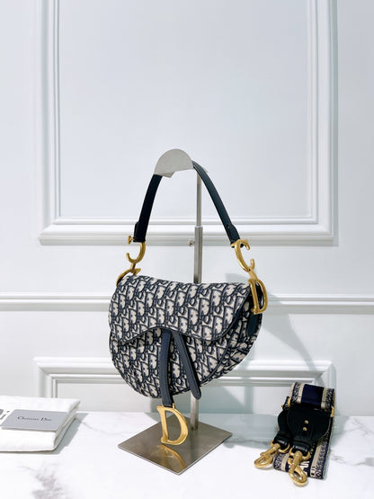 DIOR MEDIUM SADDLE BAG