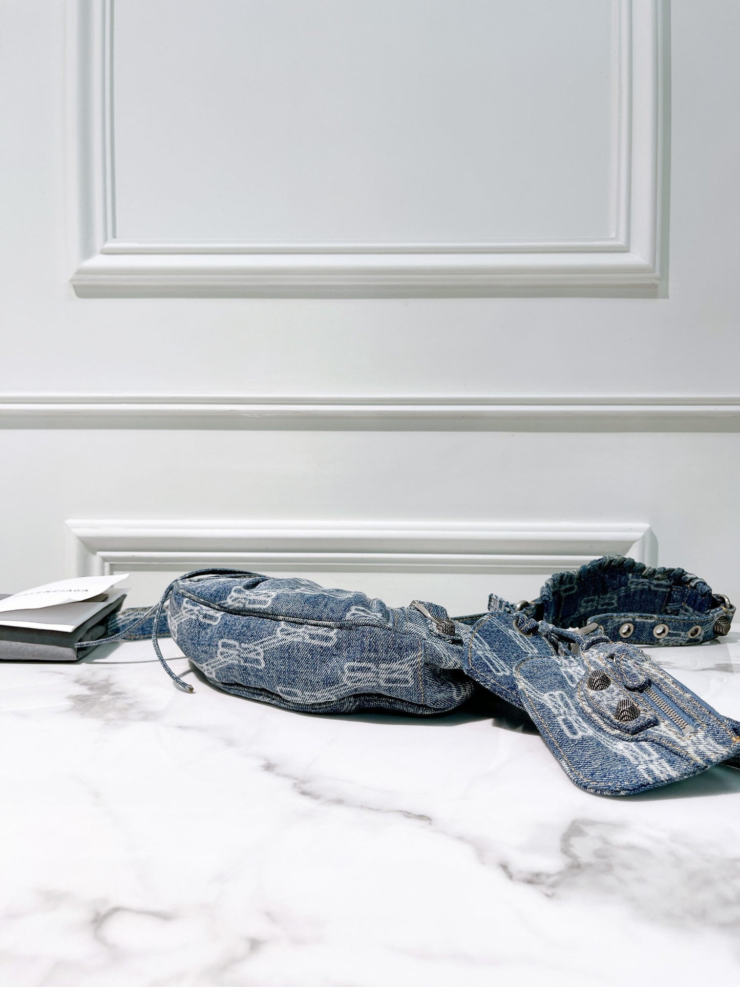 BALENCIAGA LE CAGOLE SHOULDER BAG XS