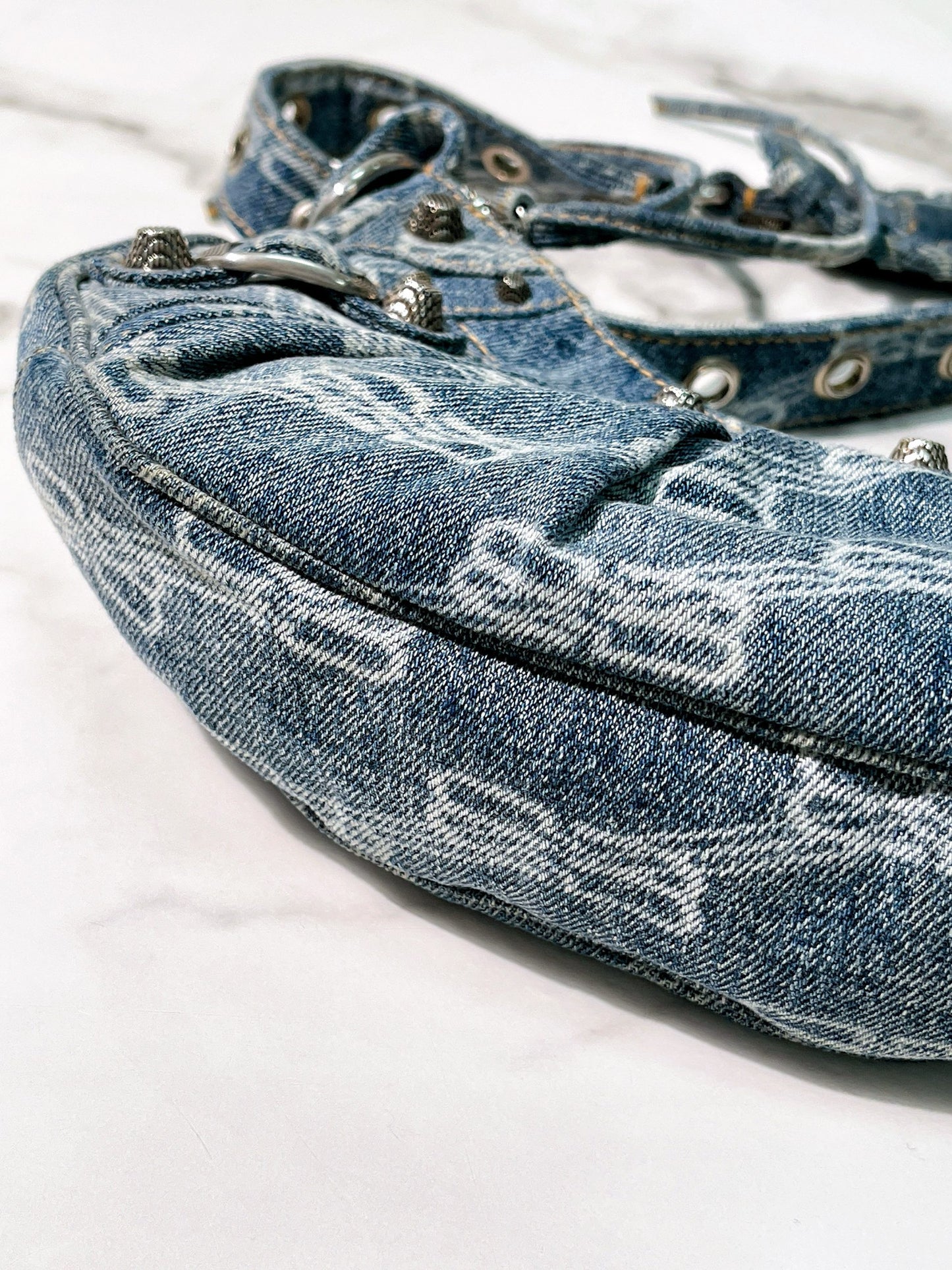 BALENCIAGA LE CAGOLE SHOULDER BAG XS