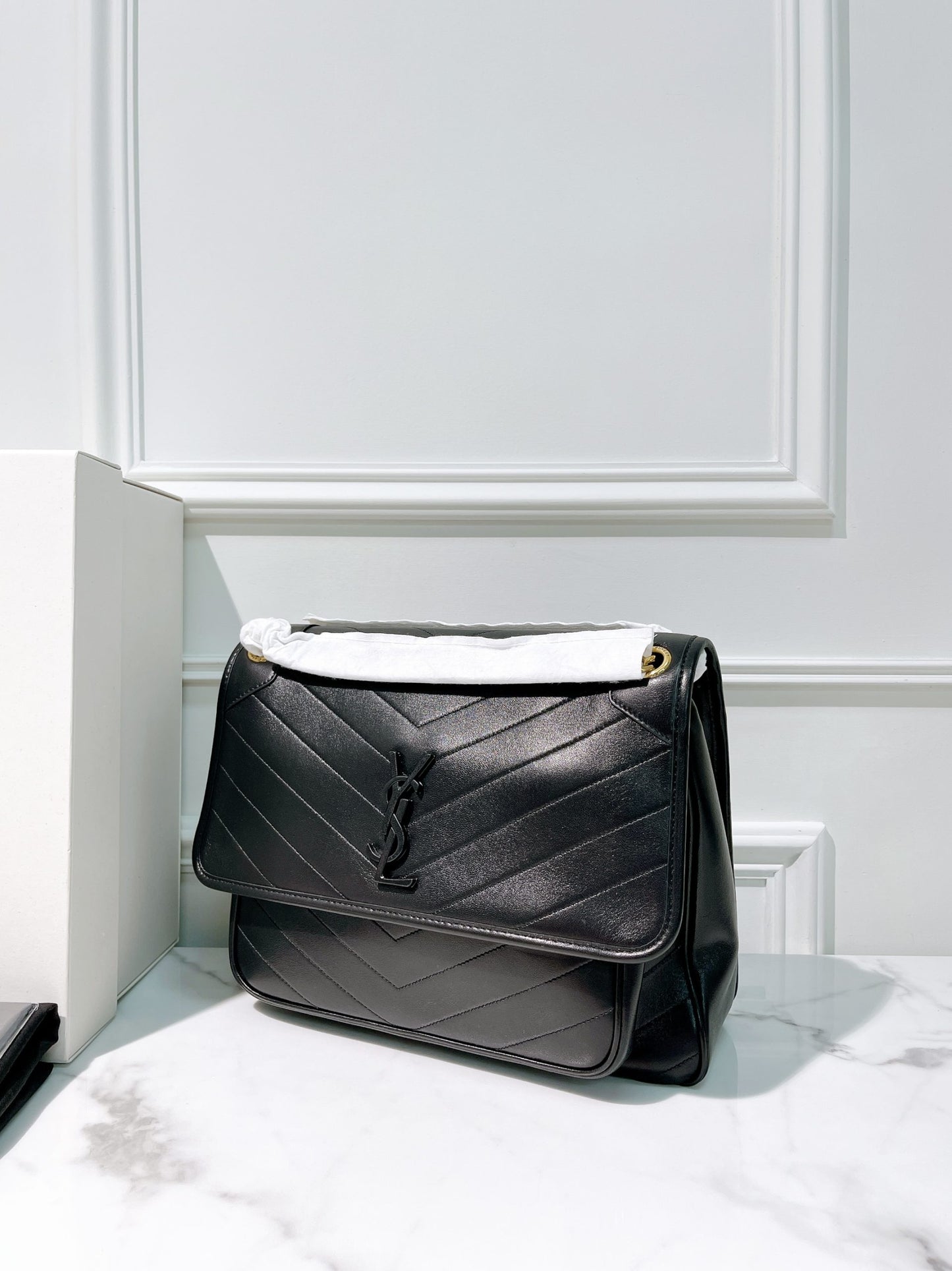 YSL NIKI LARGE, Black/Gold