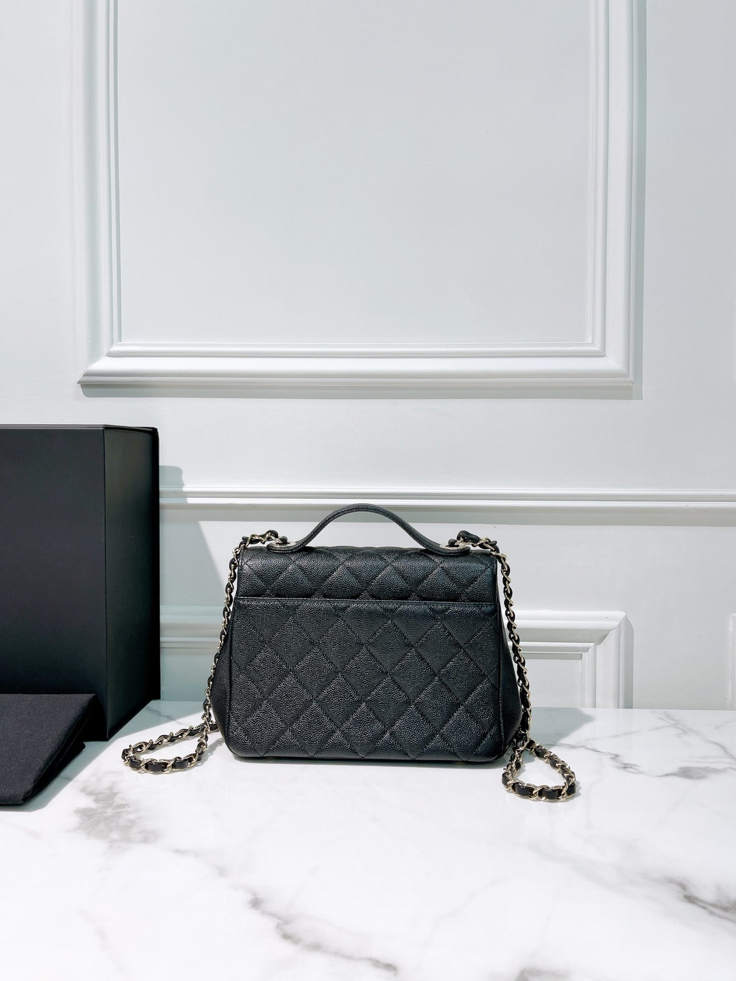 CHANEL AFFINITY MESSENGER BAG, Black/Gold