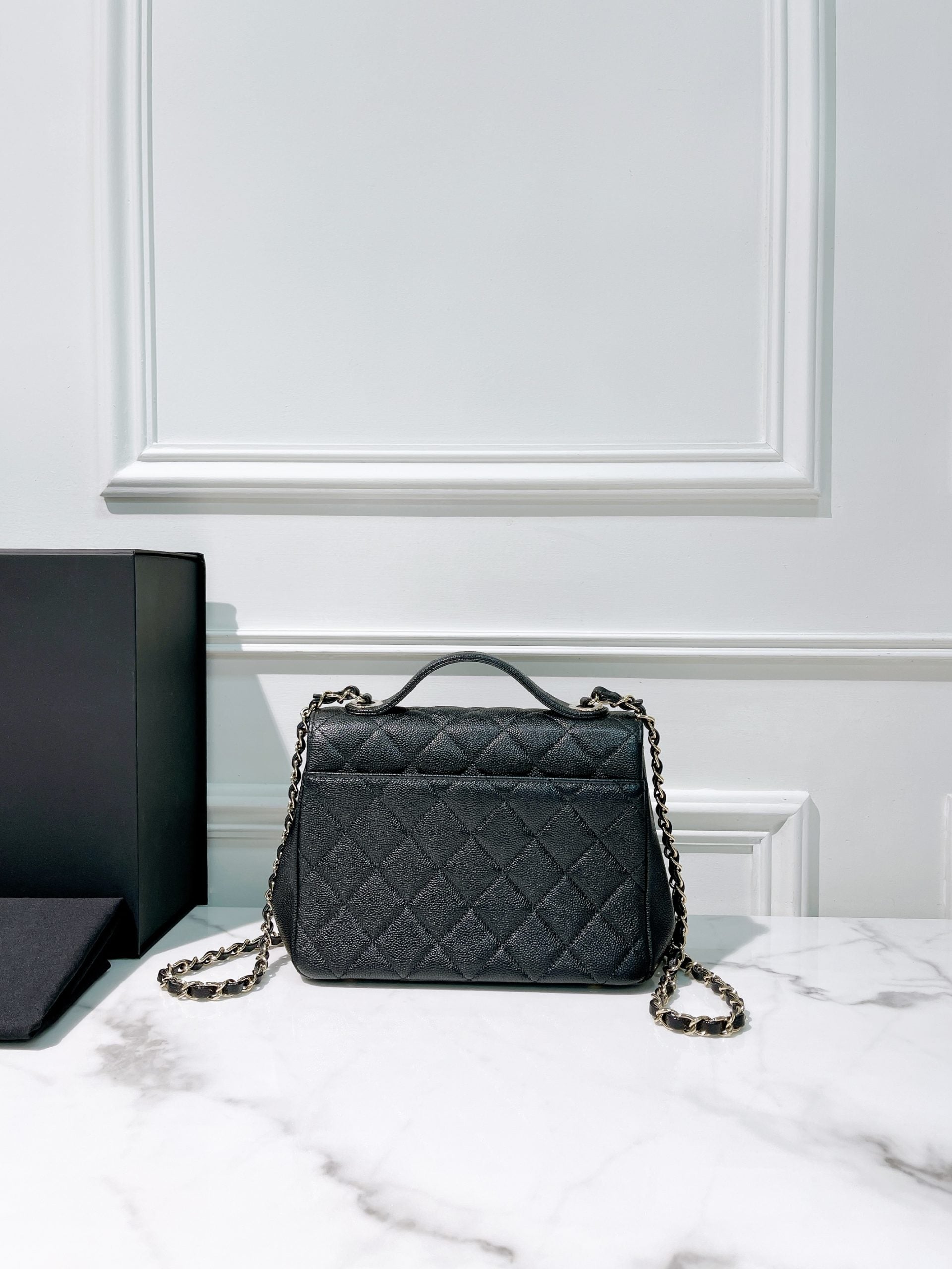 CHANEL AFFINITY MESSENGER BAG, Black/Gold