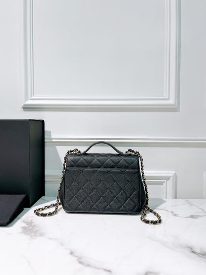 CHANEL AFFINITY MESSENGER BAG, Black/Gold