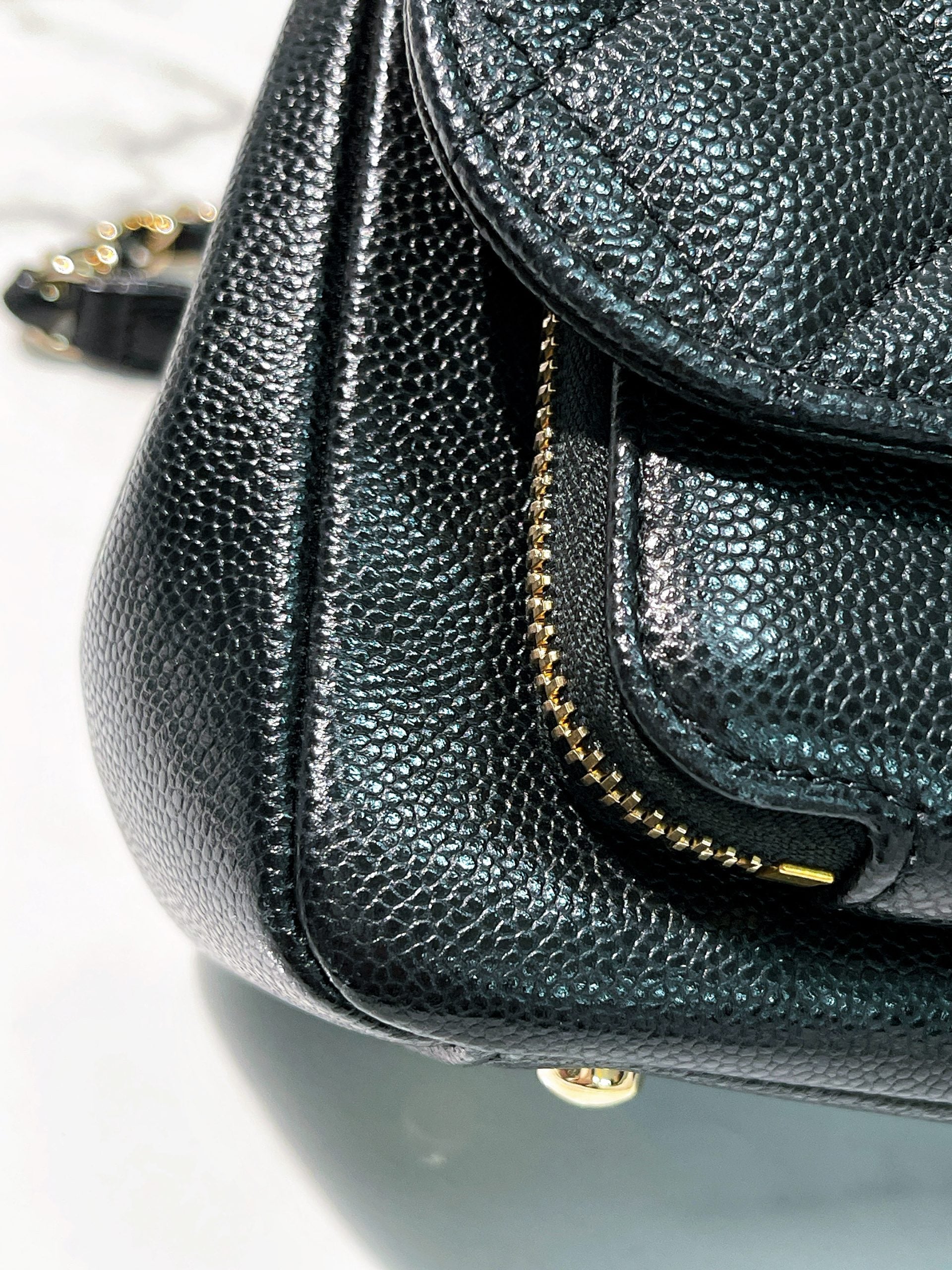 CHANEL AFFINITY MESSENGER BAG, Black/Gold