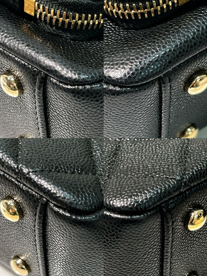 CHANEL AFFINITY MESSENGER BAG, Black/Gold