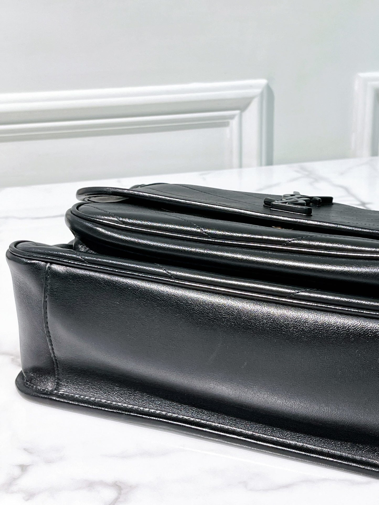 YSL NIKI MEDIUM, Black/Gold