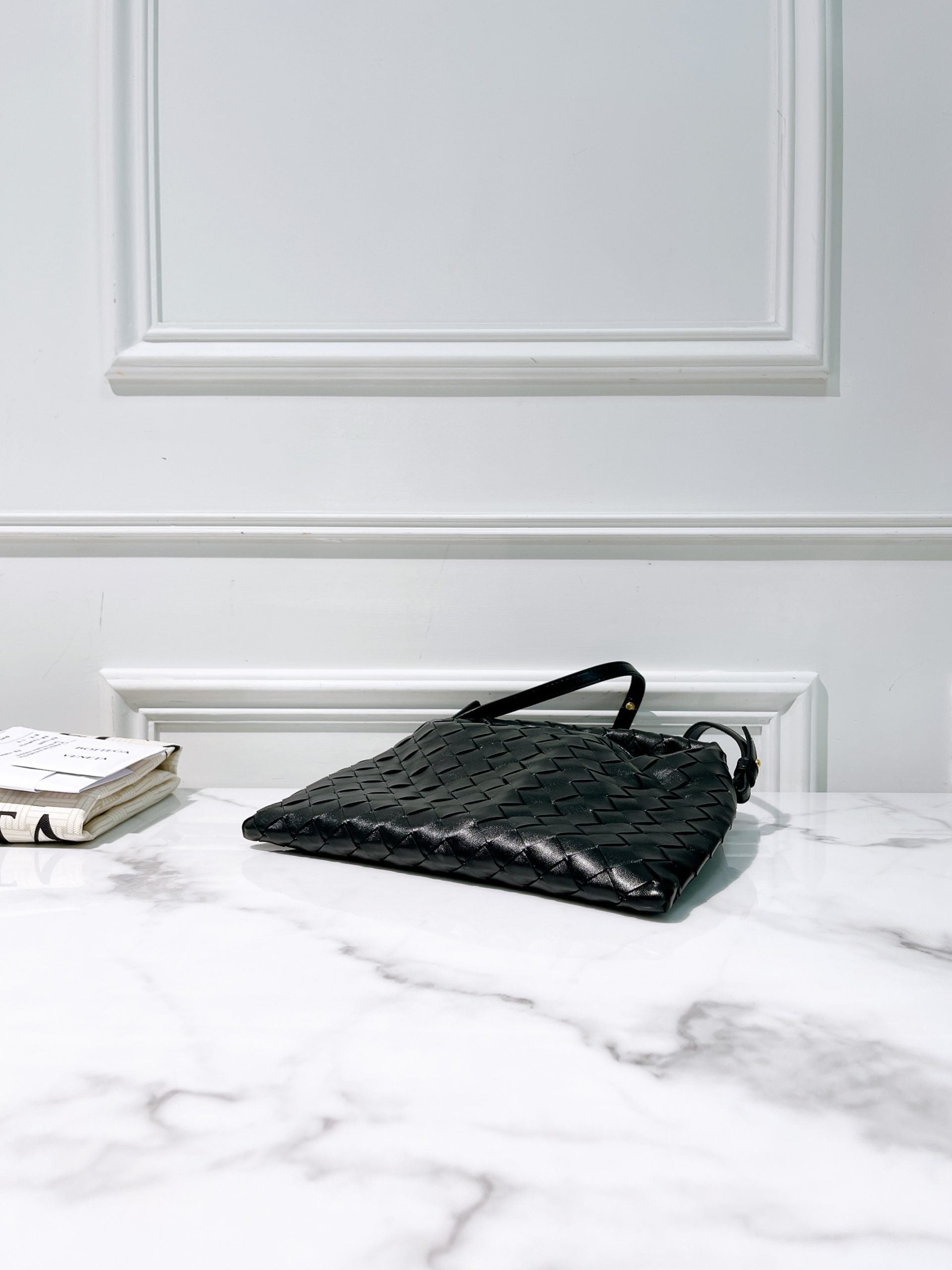 BOTTEGA VENETA MINI HOP, Black