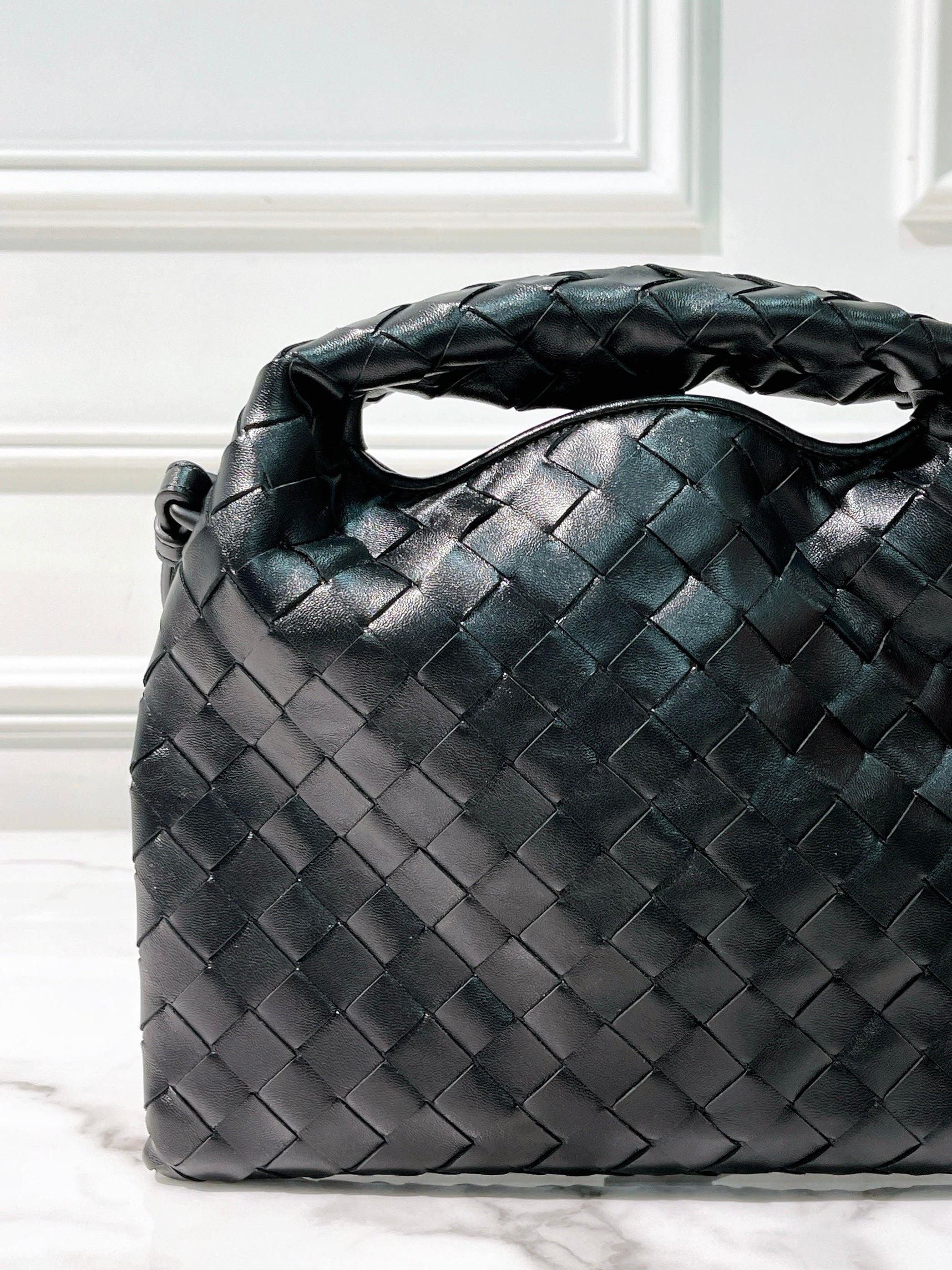 BOTTEGA VENETA MINI HOP, Black