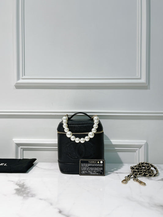 CHANEL VINTAGE VANITY CASE, Black/Gold