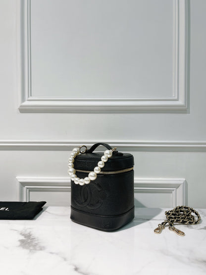 CHANEL VINTAGE VANITY CASE, Black/Gold