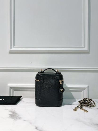 CHANEL VINTAGE VANITY CASE, Black/Gold