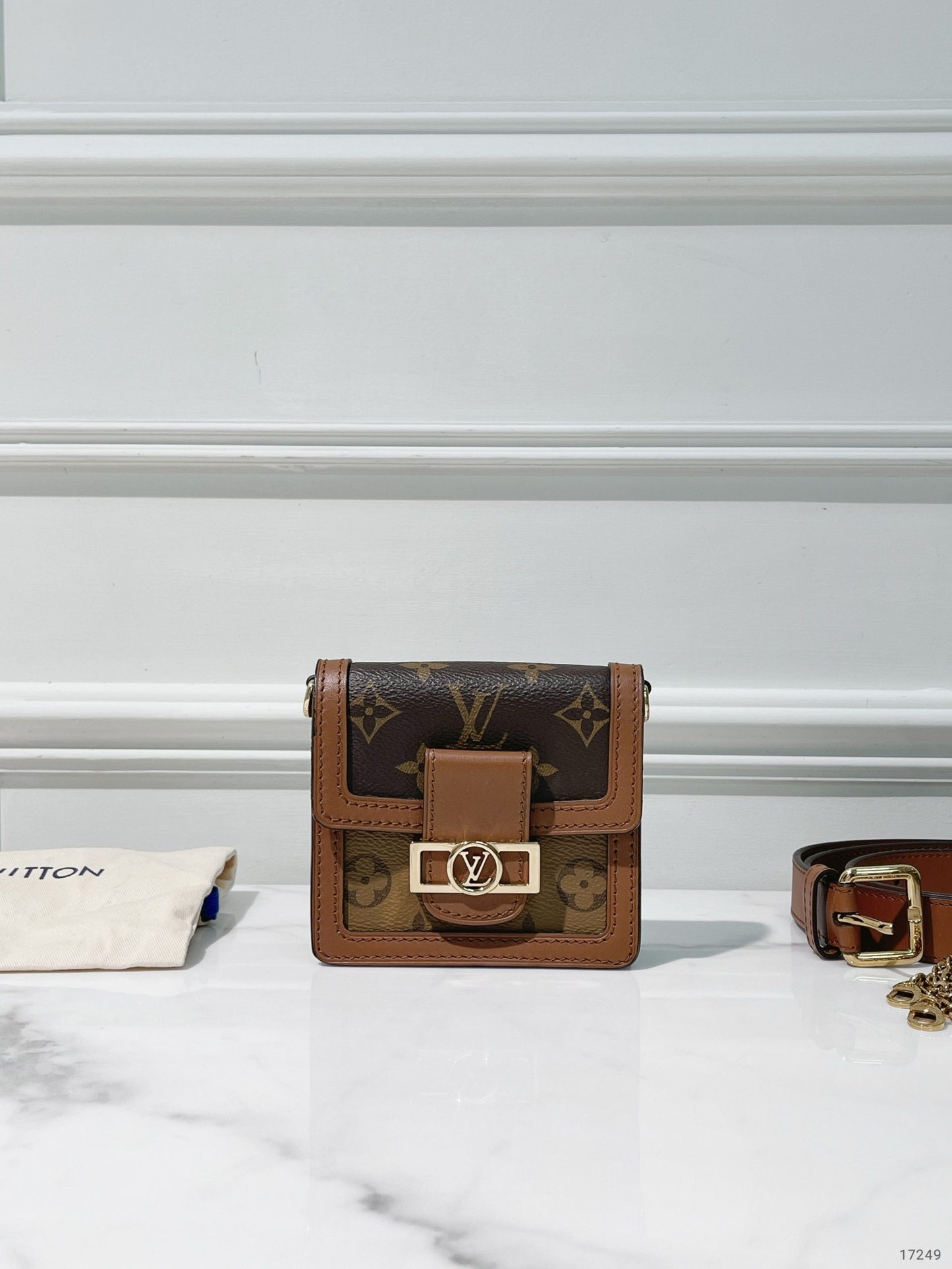 LV DAUPHINE BB CHAIN BELT BAG, Monogram