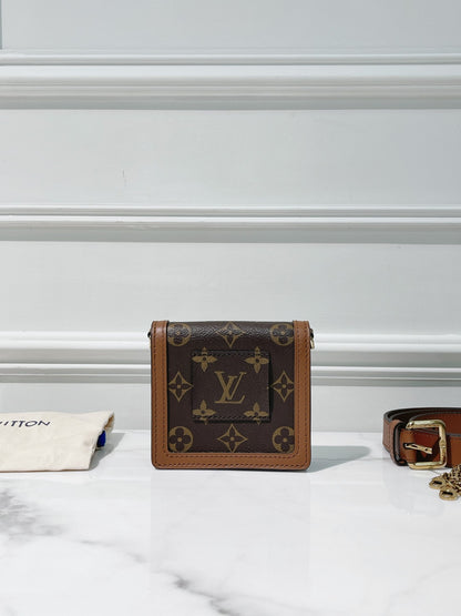 LV DAUPHINE BB CHAIN BELT BAG, Monogram