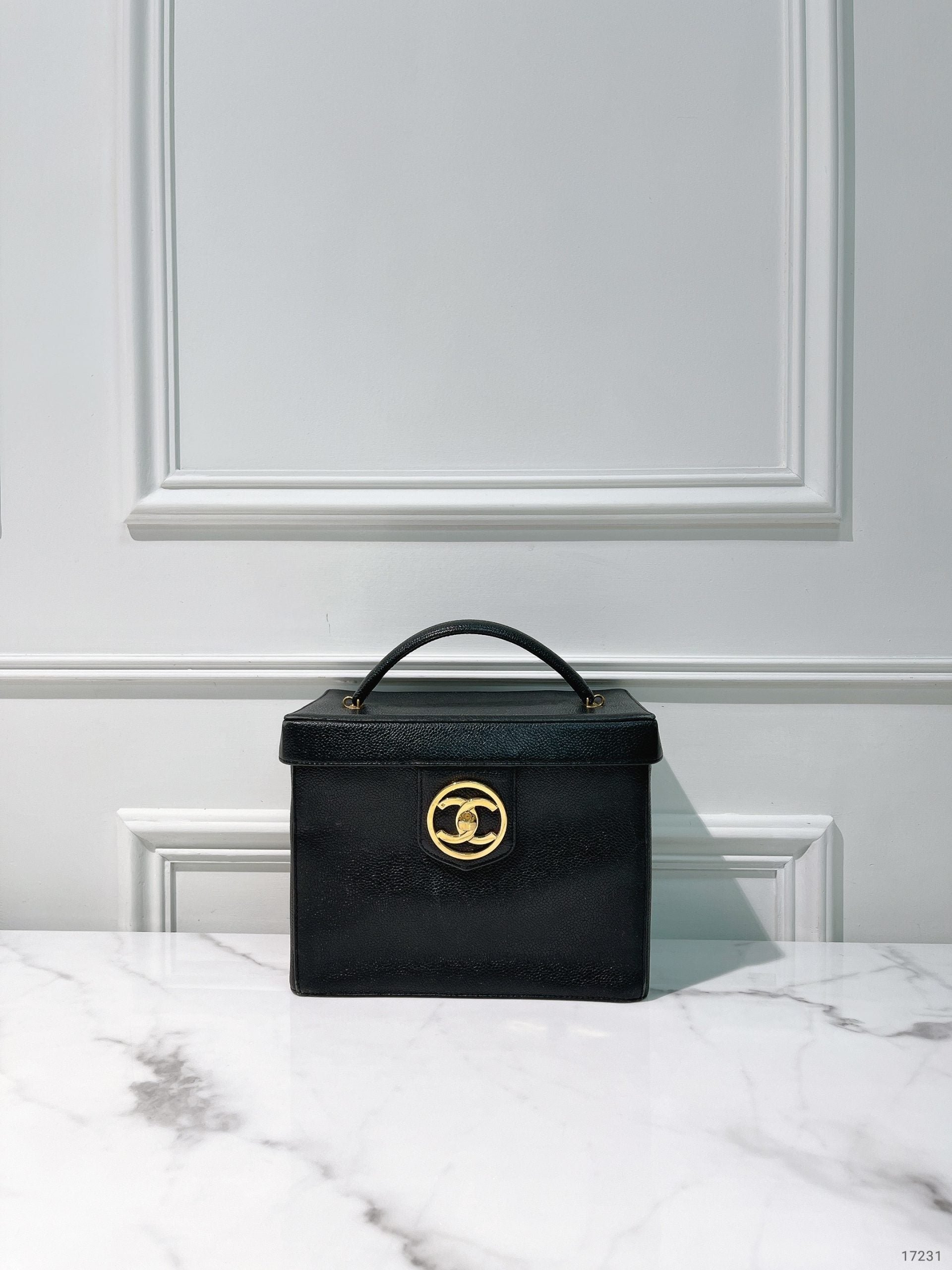 CHANEL VINTAGE VANITY BOX, Black/Gold