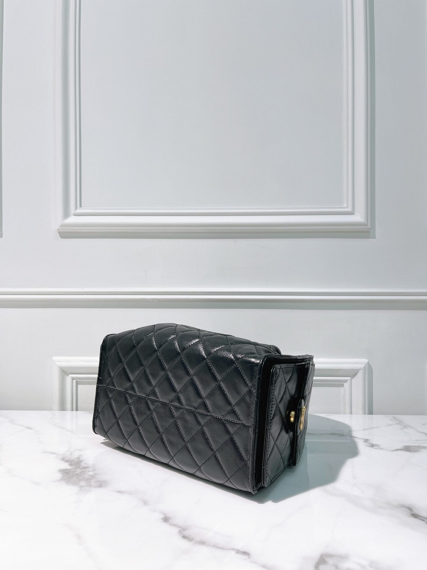 CHANEL SMALL 25 BAG, Black/Gold