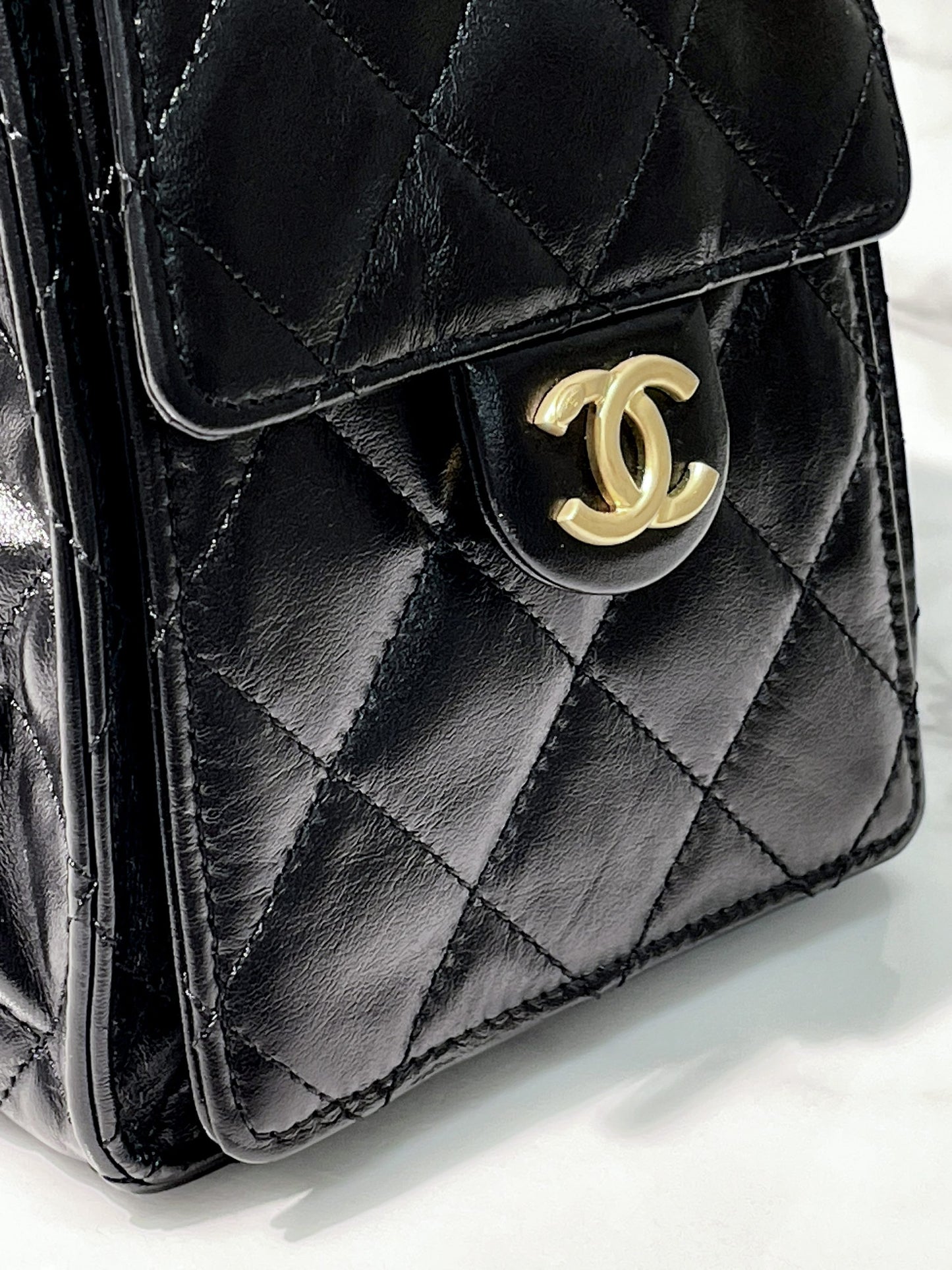 CHANEL SMALL 25 BAG, Black/Gold