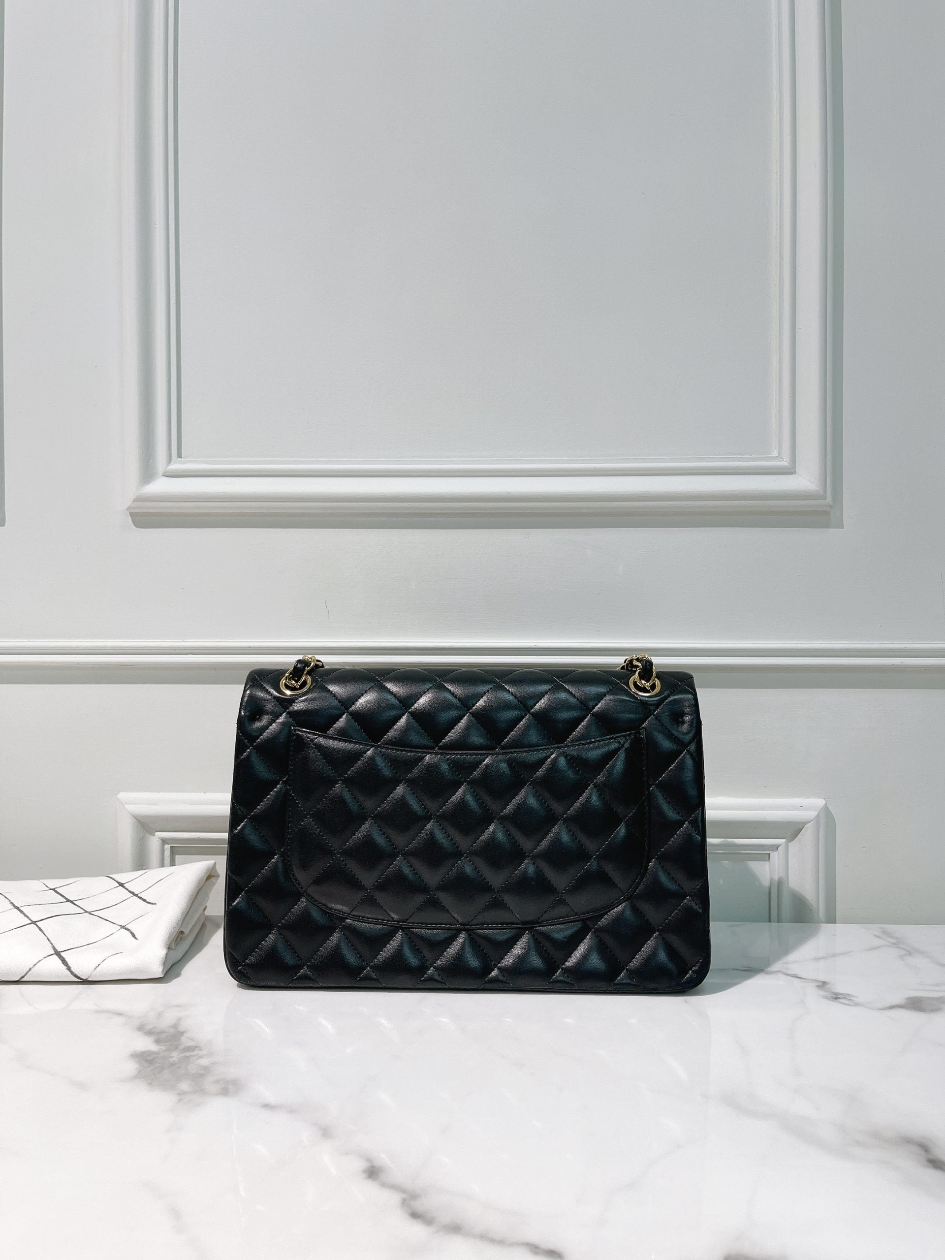 CHANL JUMBO CLASSIC FLAP, Black/Gold