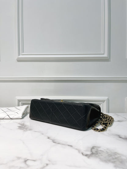 CHANL JUMBO CLASSIC FLAP, Black/Gold