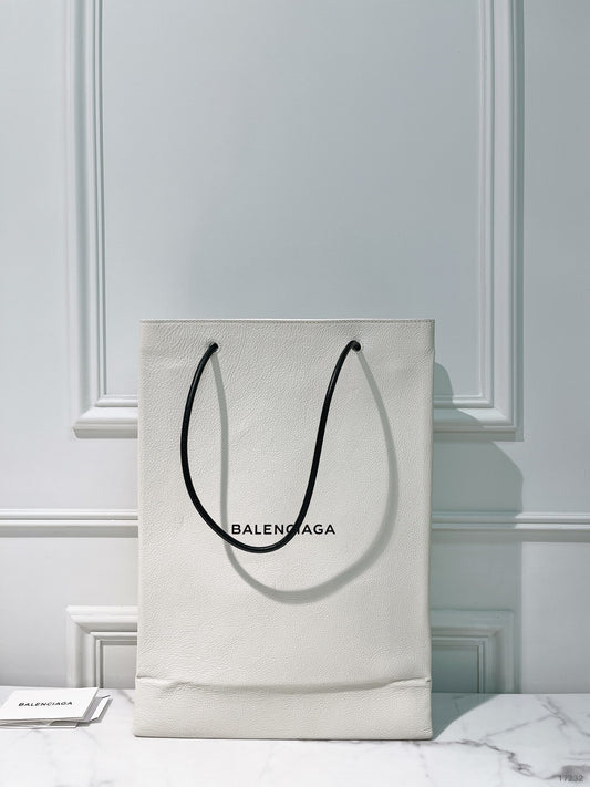 BALENCIAGA SHOPPING TOTE, White/Black