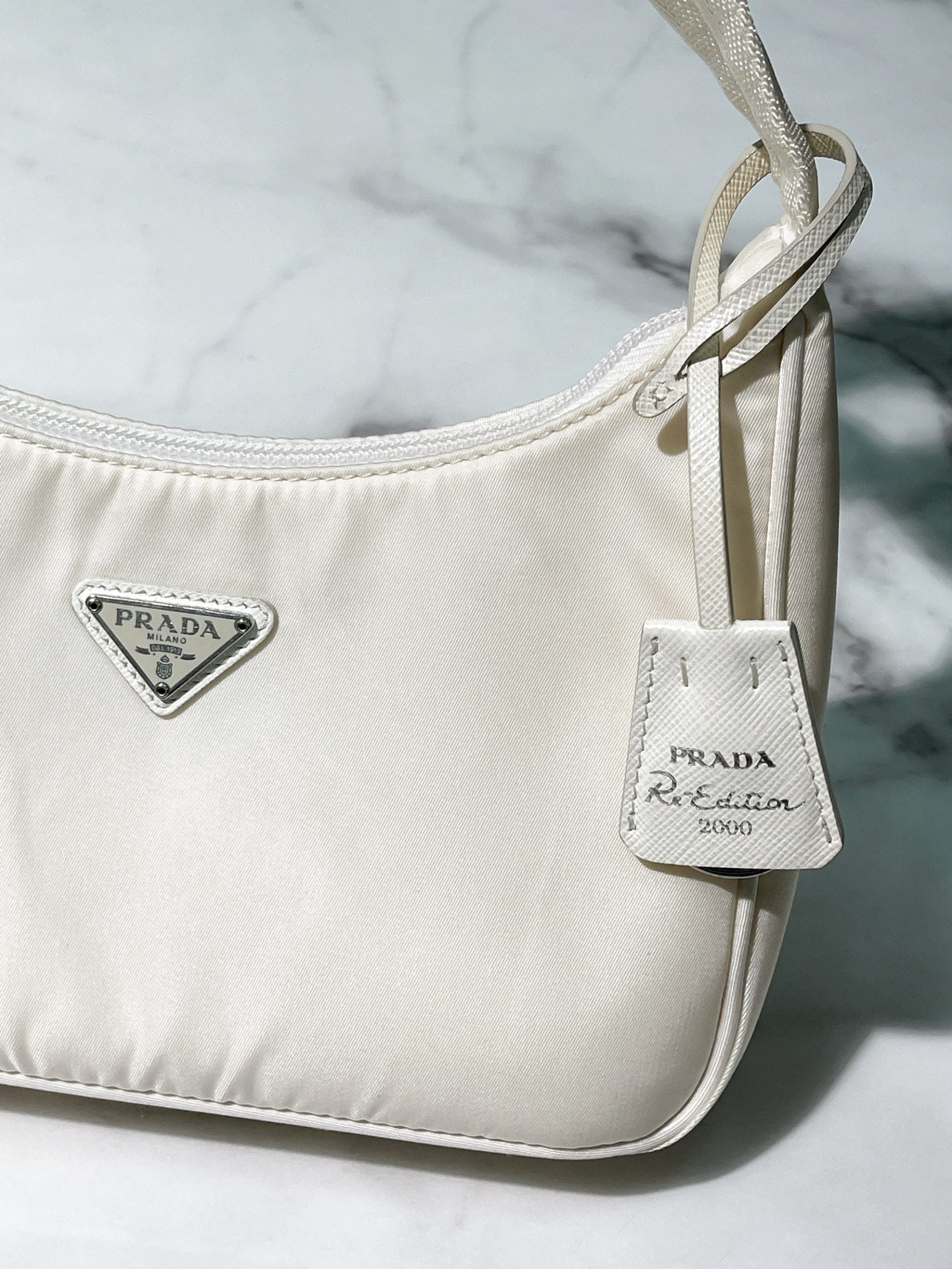 PRADA RE-EDITON 2000 HOBO, White/Silver