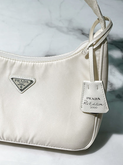 PRADA RE-EDITON 2000 HOBO, White/Silver