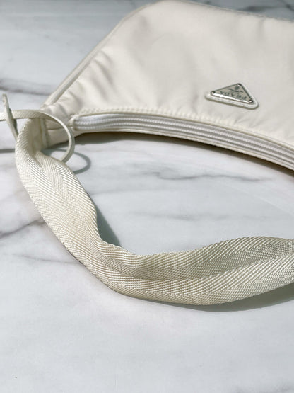 PRADA RE-EDITON 2000 HOBO, White/Silver