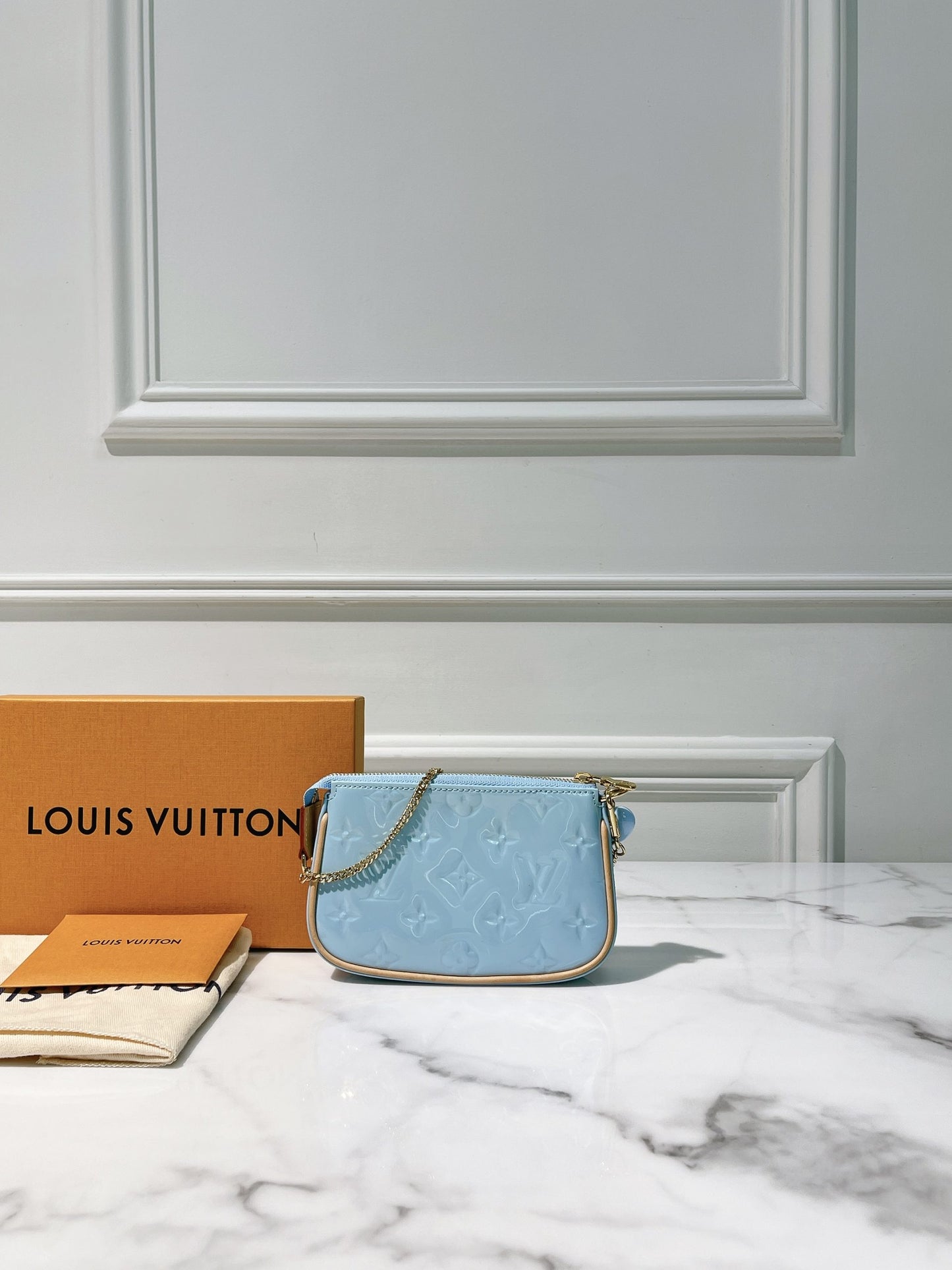 LV VALENTINES MINI POCHETTE, Blue/Gold