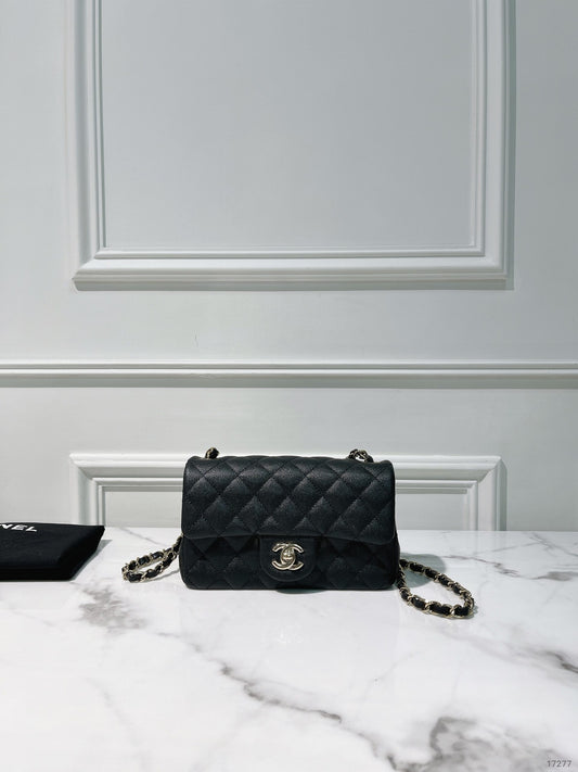 CHANEL MINI FLAP CAVIAR, Black/Gold