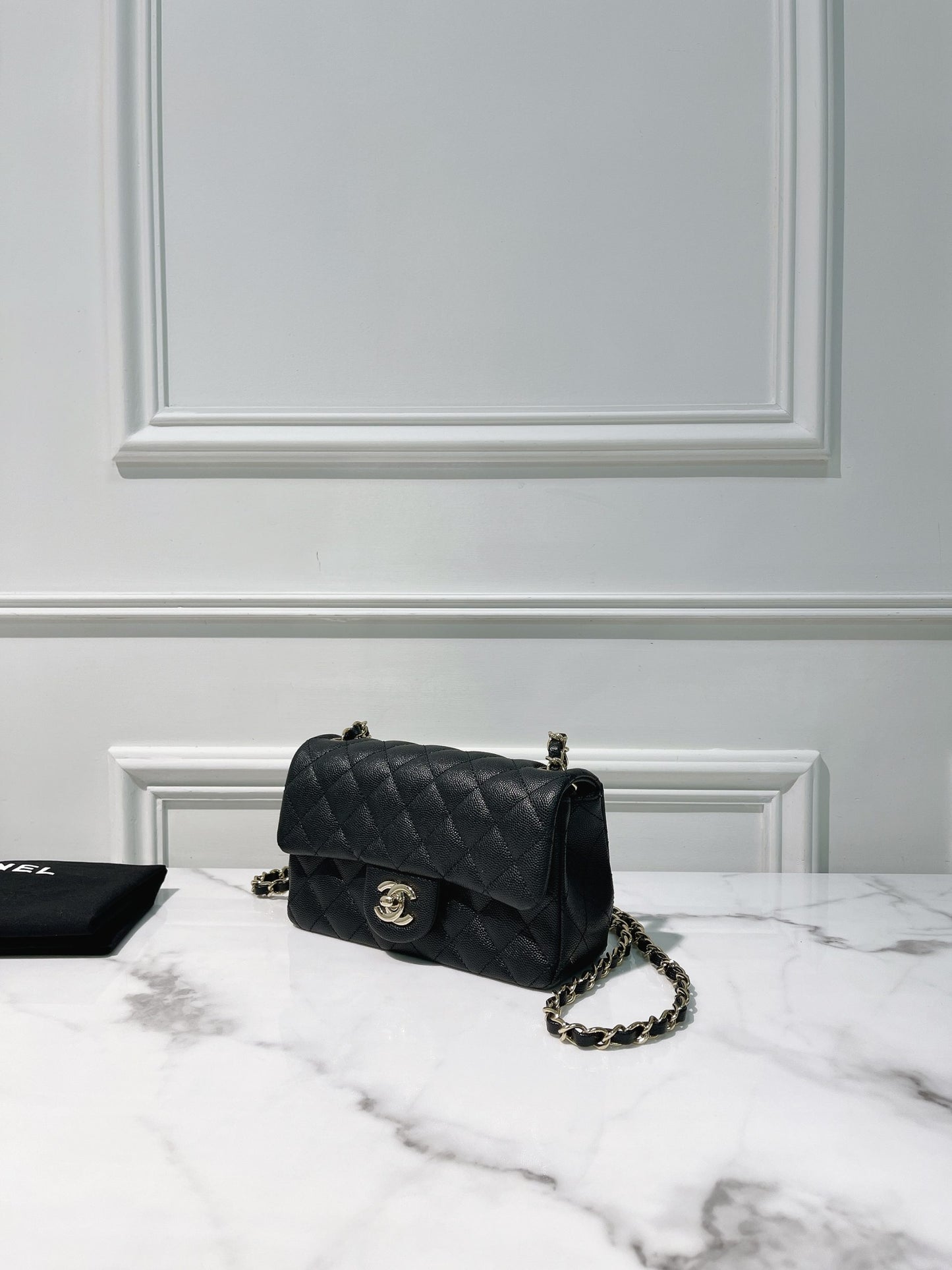 CHANEL MINI FLAP CAVIAR, Black/Gold