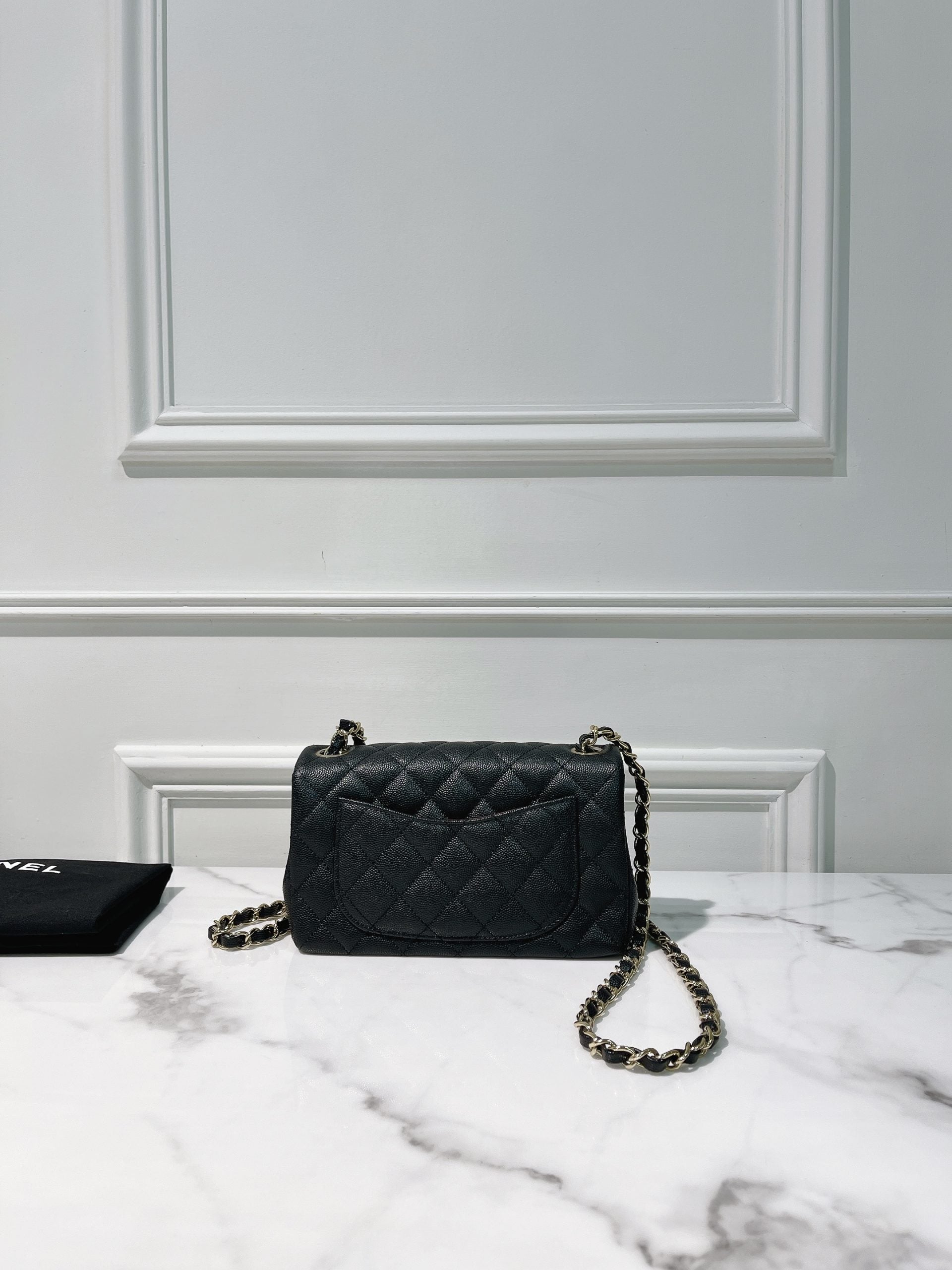 CHANEL MINI FLAP CAVIAR, Black/Gold