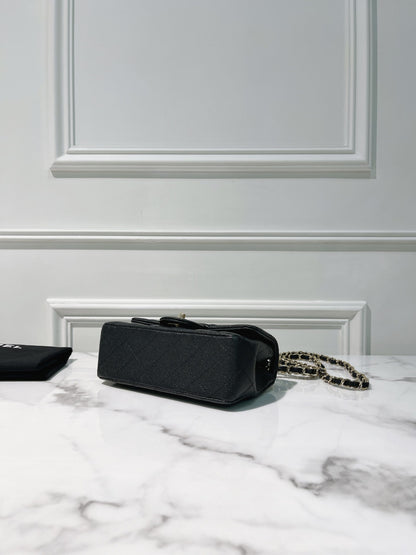 CHANEL MINI FLAP CAVIAR, Black/Gold