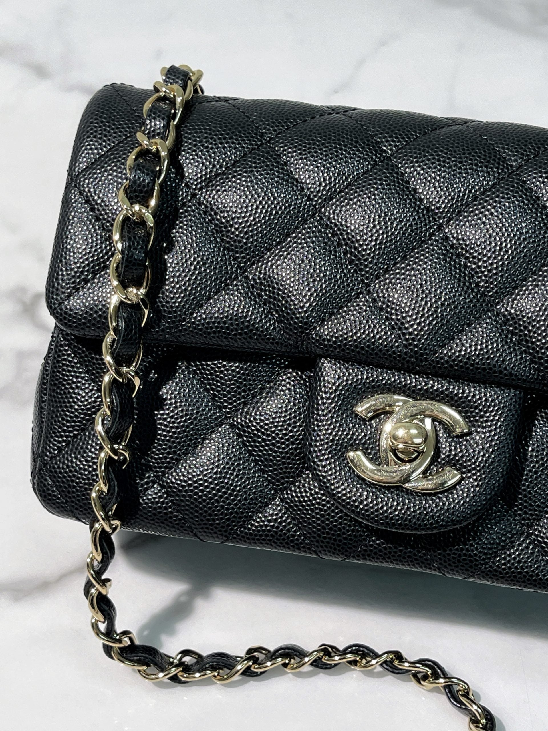 CHANEL MINI FLAP CAVIAR, Black/Gold