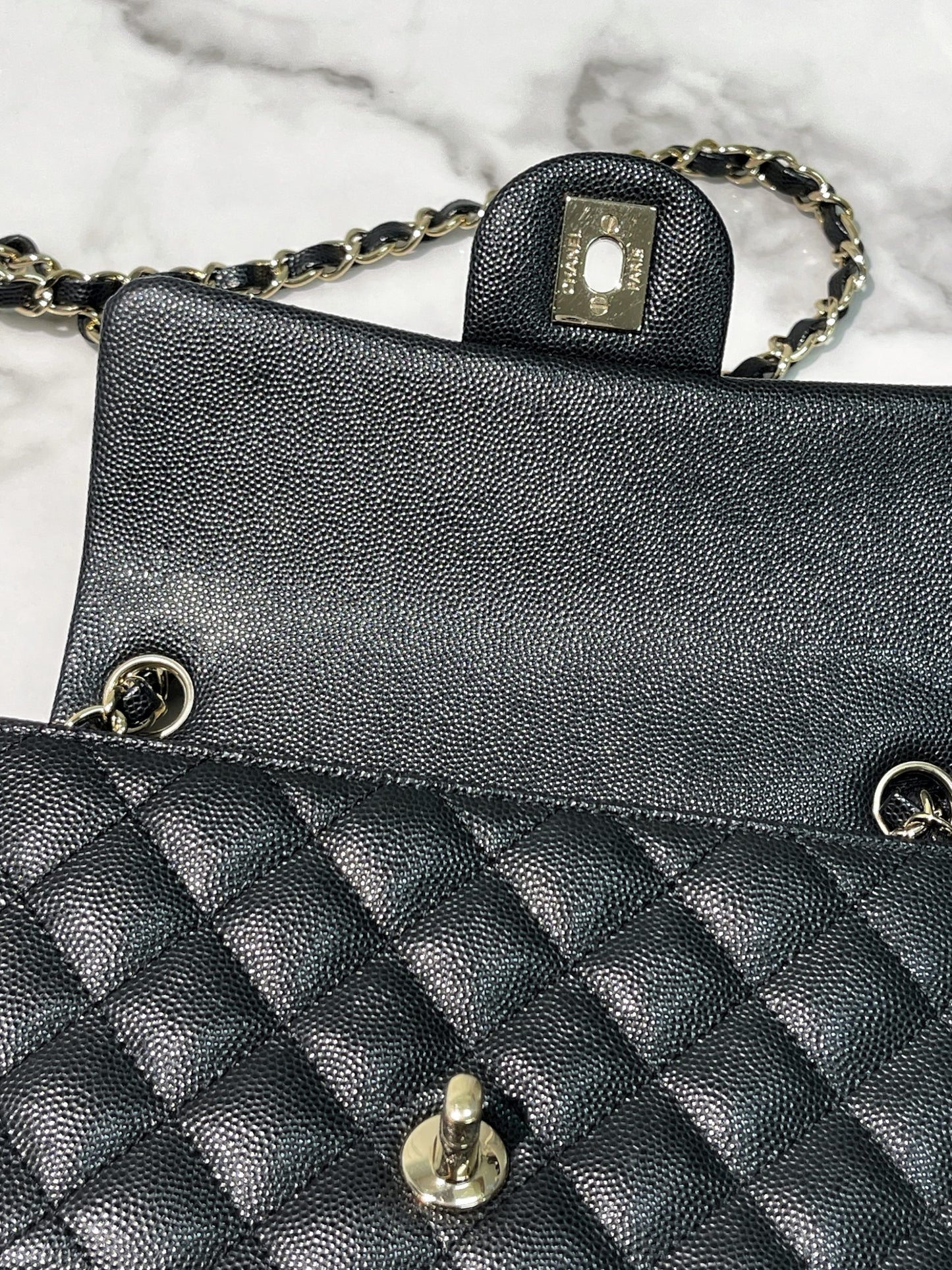 CHANEL MINI FLAP CAVIAR, Black/Gold