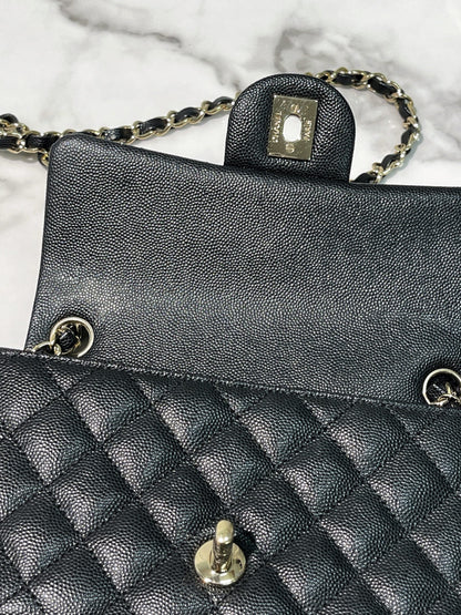 CHANEL MINI FLAP CAVIAR, Black/Gold