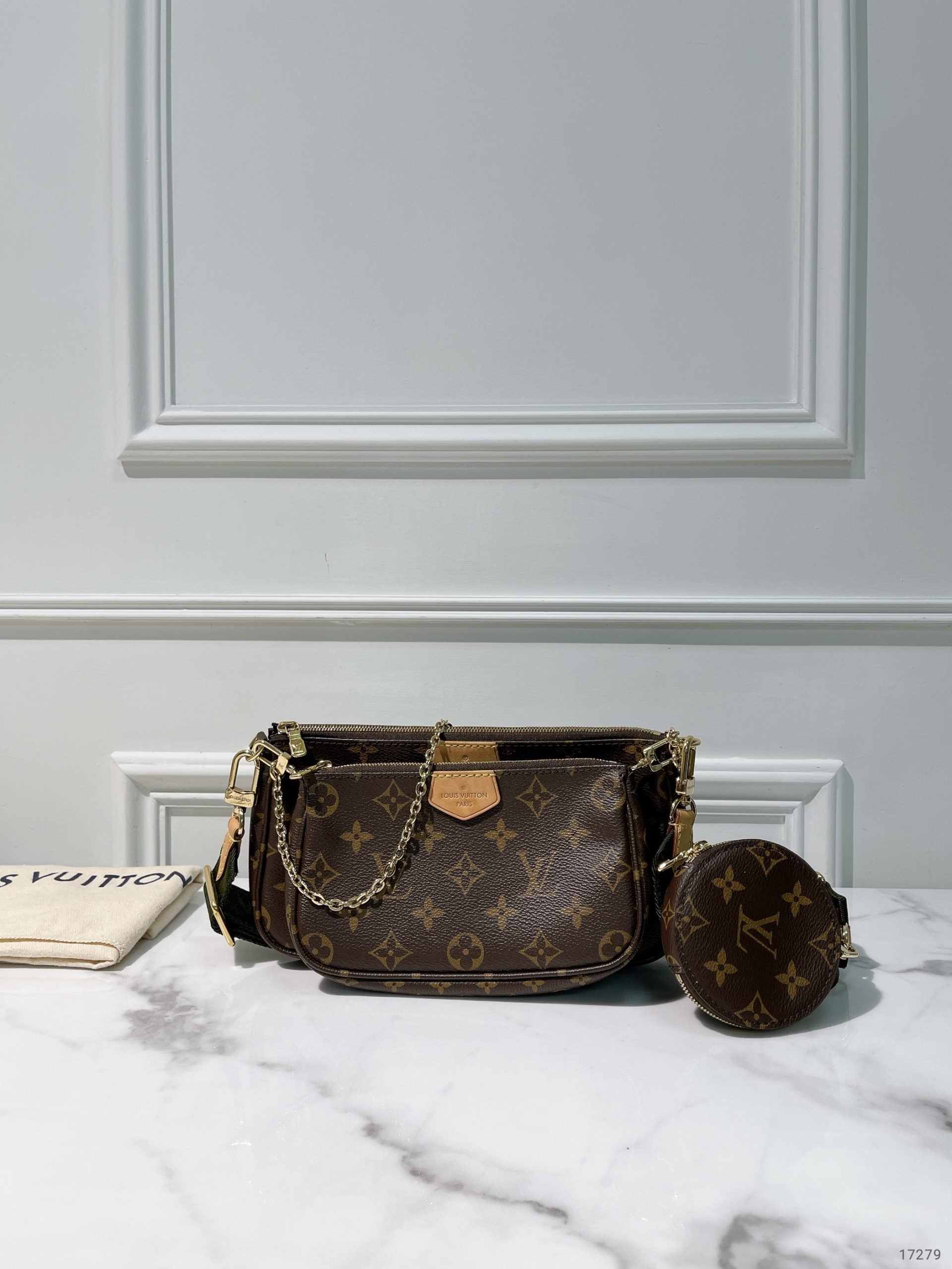 LV MULTI POCHETTE ACCESSOIRES, Monogram