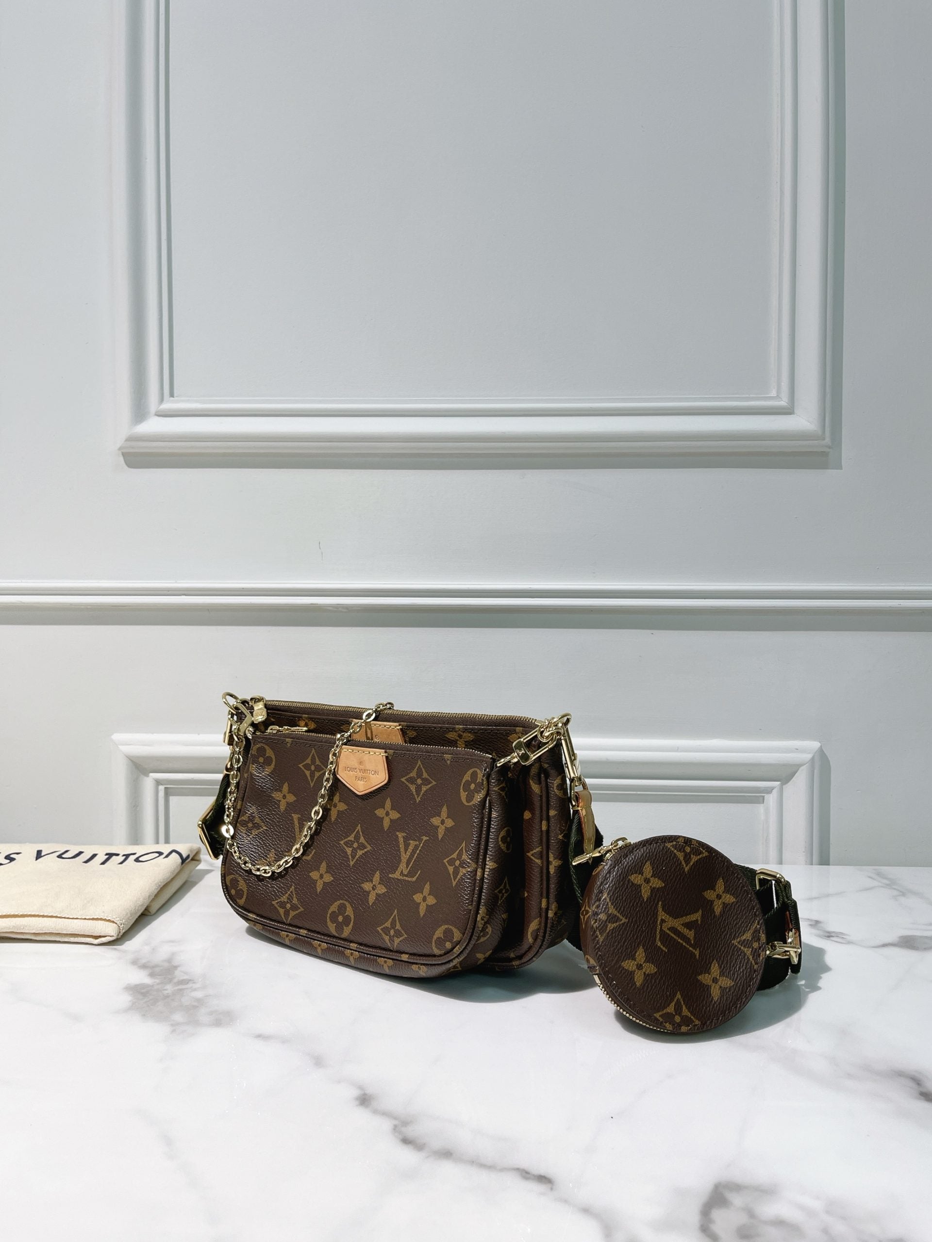LV MULTI POCHETTE ACCESSOIRES, Monogram