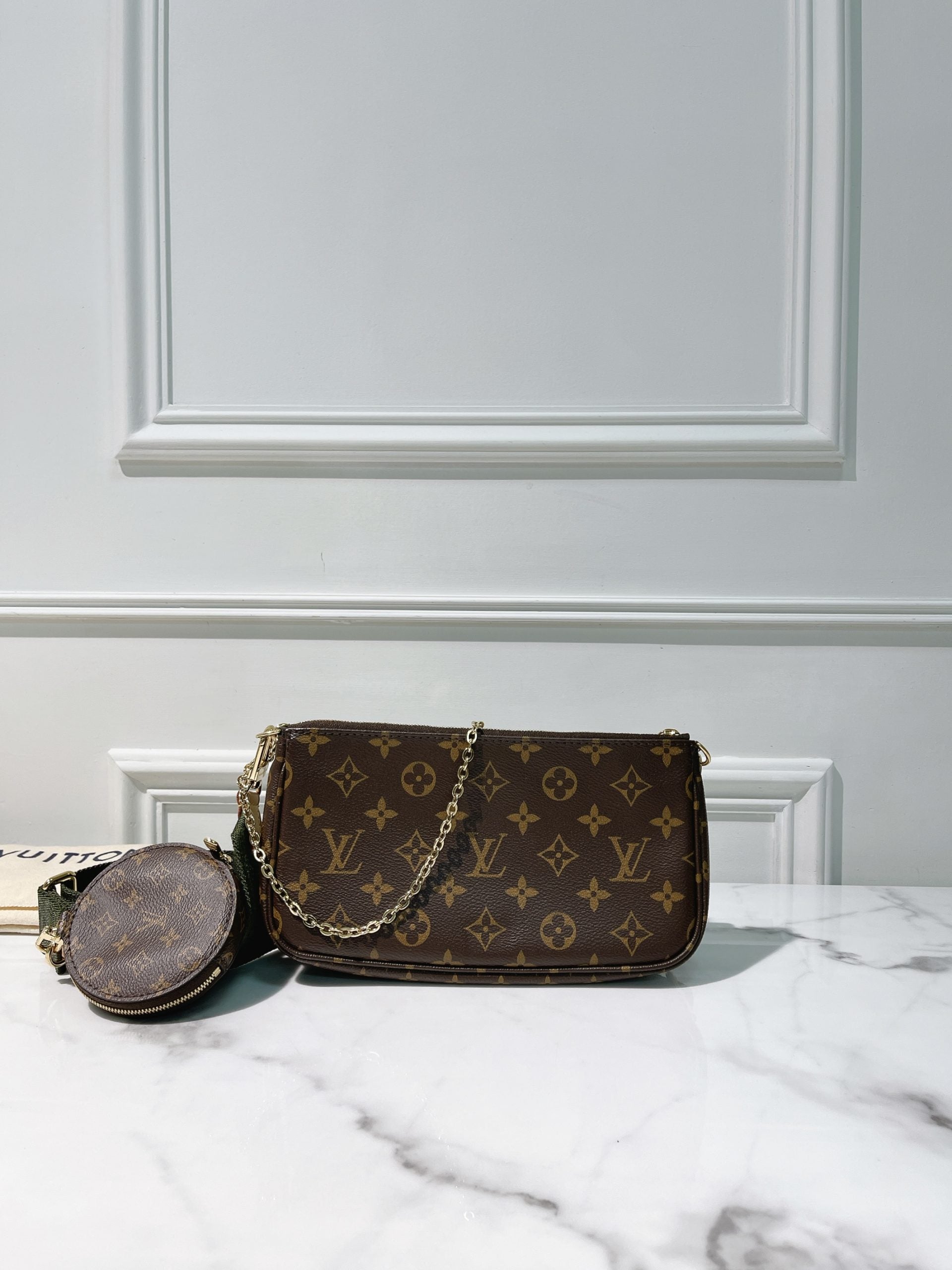 LV MULTI POCHETTE ACCESSOIRES, Monogram