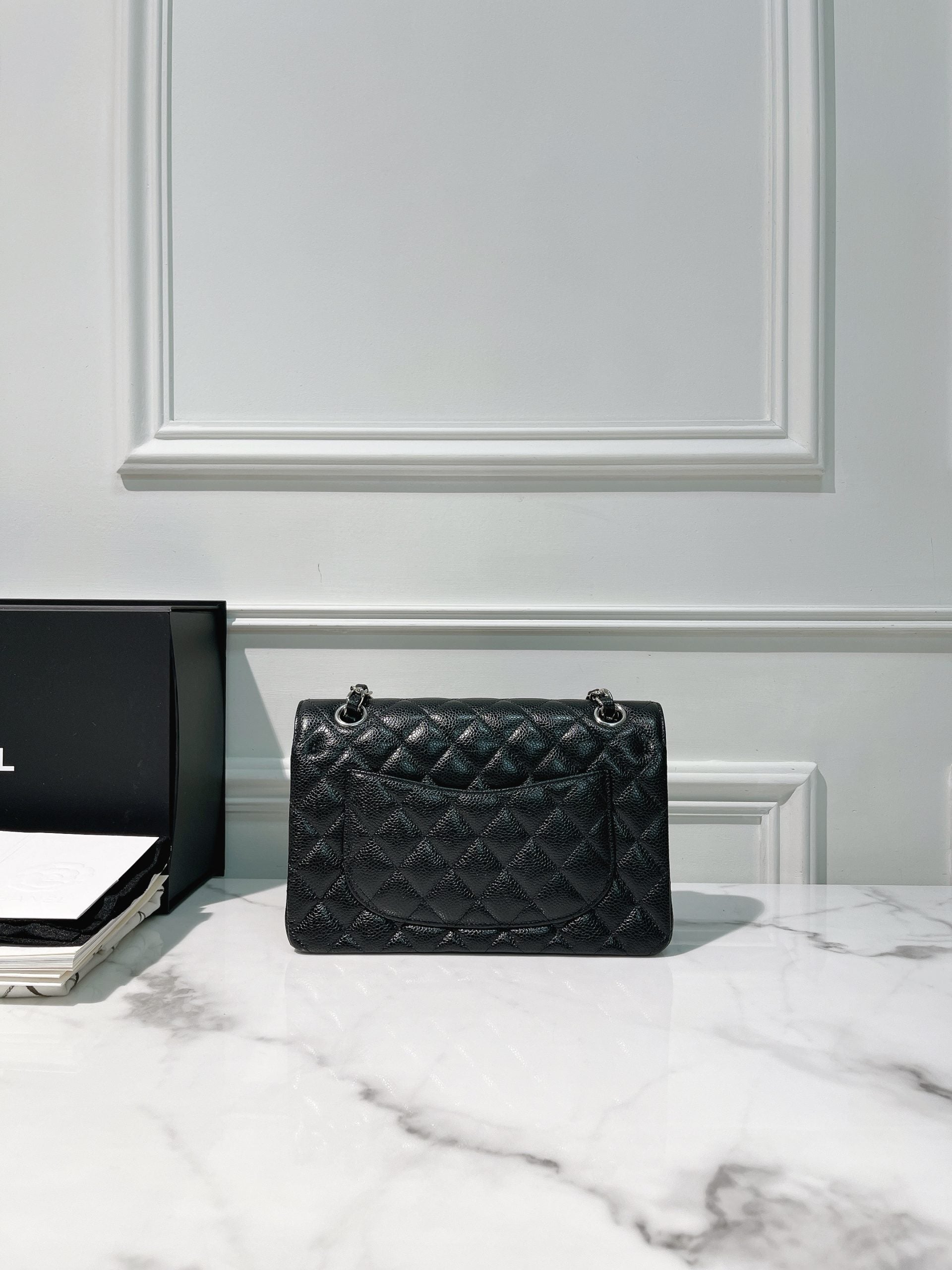 CHANEL SMALL CLASSIC FLAP, Black/Silver