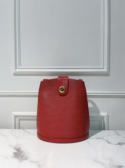 LV VINTAGE CLUNY BUCKET BAG