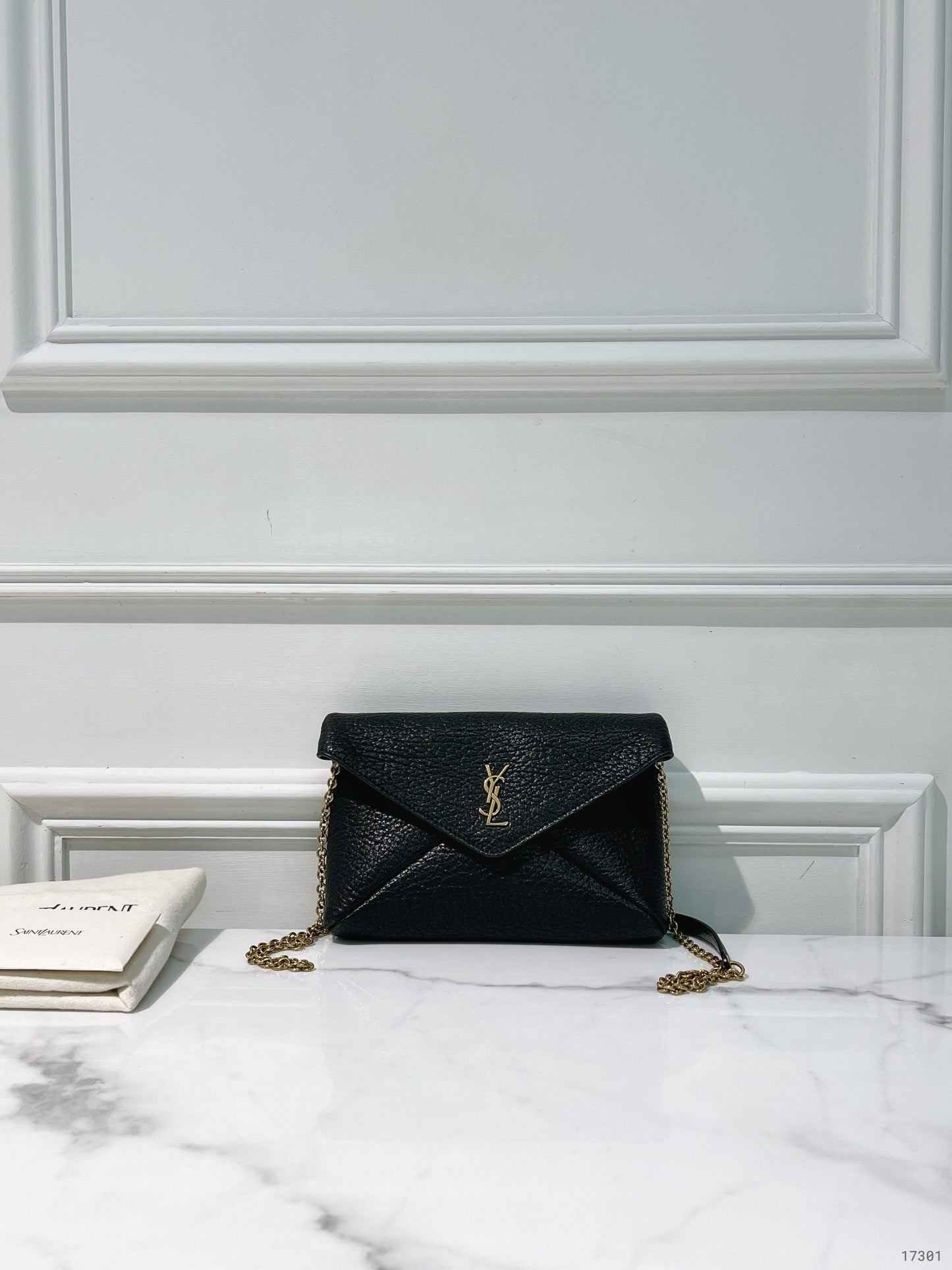 YSL CASSANDRE CHAIN POUCH, Black/Gold