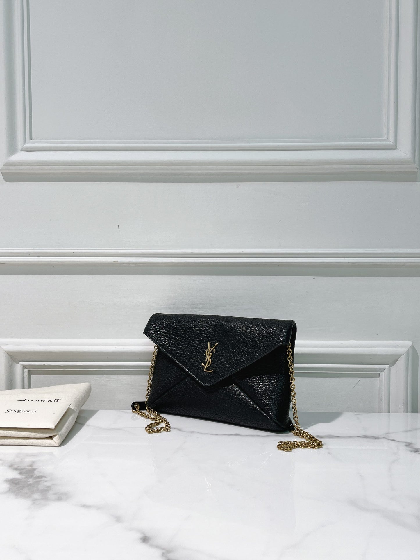 YSL CASSANDRE CHAIN POUCH, Black/Gold