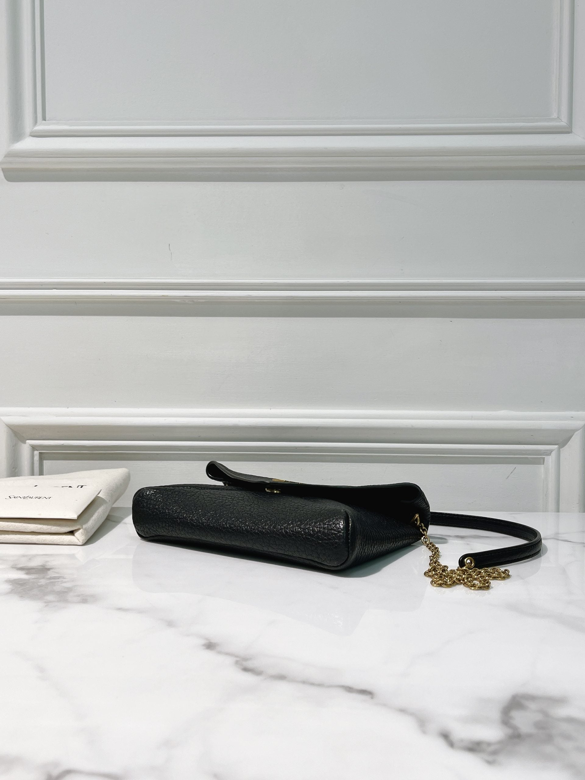 YSL CASSANDRE CHAIN POUCH, Black/Gold